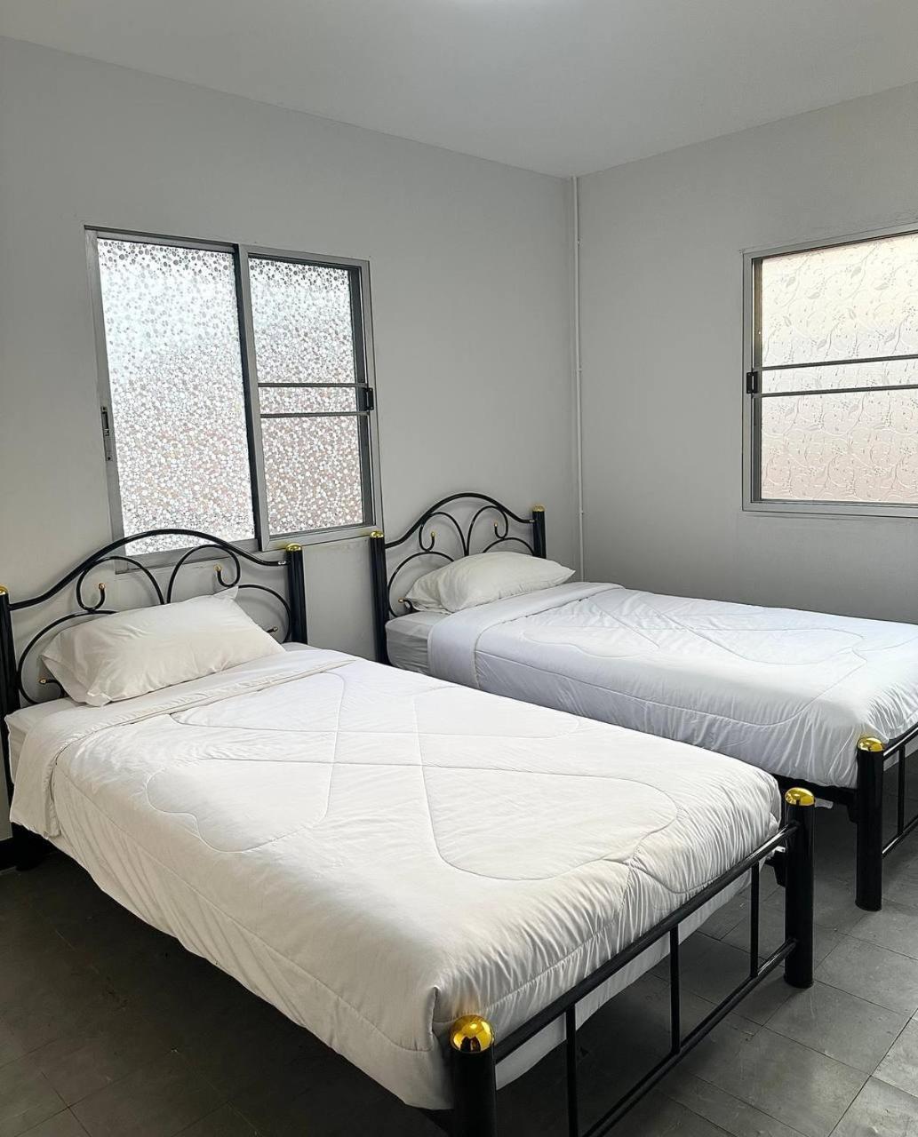 Adora Hostel 치앙마이 외부 사진